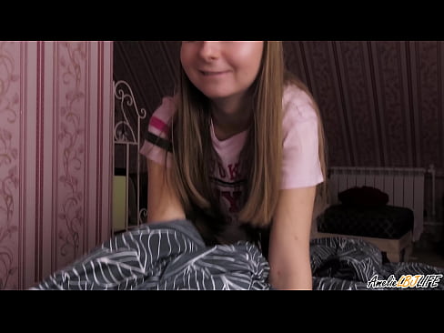 ❤️ Blondi imee hänen BFF:nsä syvälle ja saa spermaa suuhunsa ️❌ Seksivideo at porn fi.mycomicsxxx.ru ❤